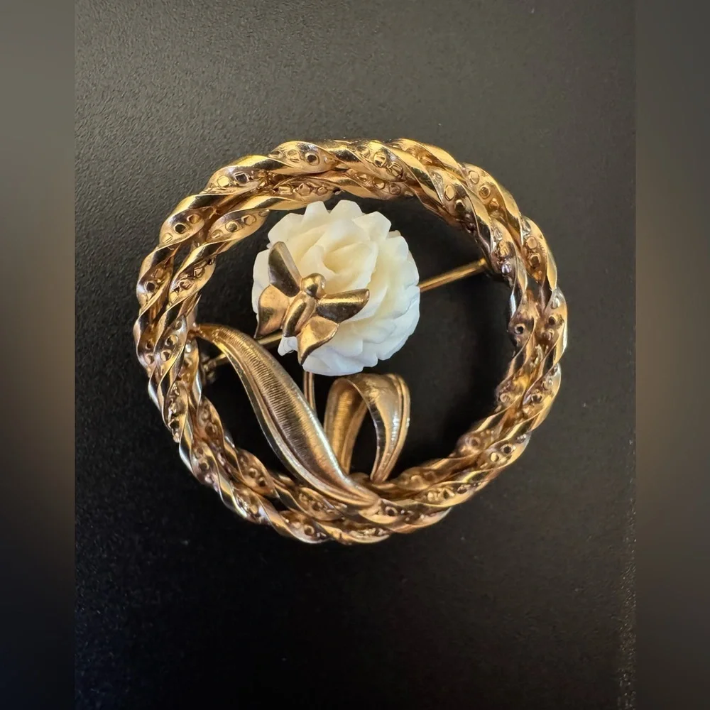Vintage Curtis 1/20 14K Gold Filled Rose Wreath Brooch Floral Pin 1950s - EUC